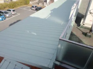 鋼板屋根・塩ビシート防水・ウレタン防水の塗装事例【大阪府枚方市】