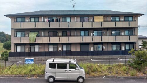 京都府木津川市にて集合住宅の外部改修塗装工事。